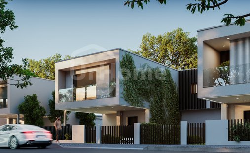 House in Amora, Setubal, Portugal 1