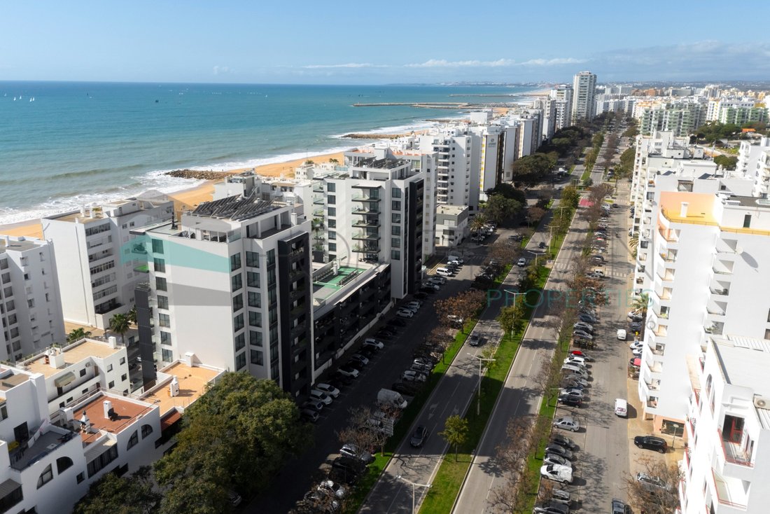 Appartamento a Quarteira, Algarve, Portogallo 1 - 15243261