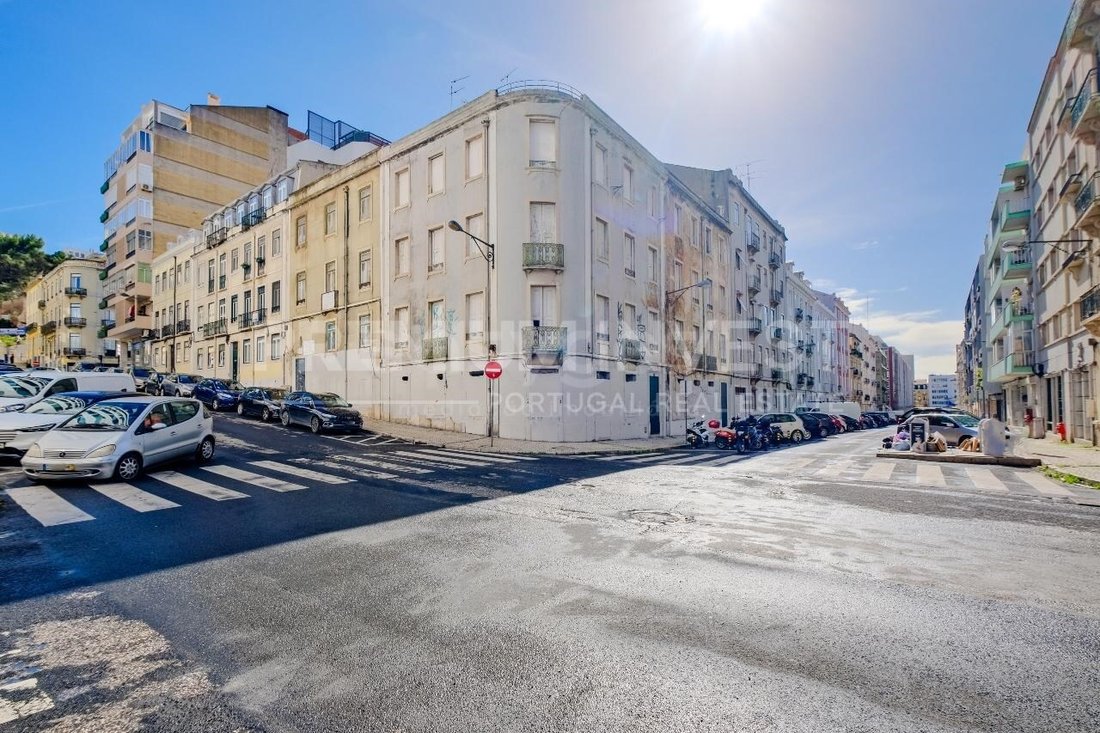 Apartment in Arroios, Lisbon, Portugal 2 - 15747034
