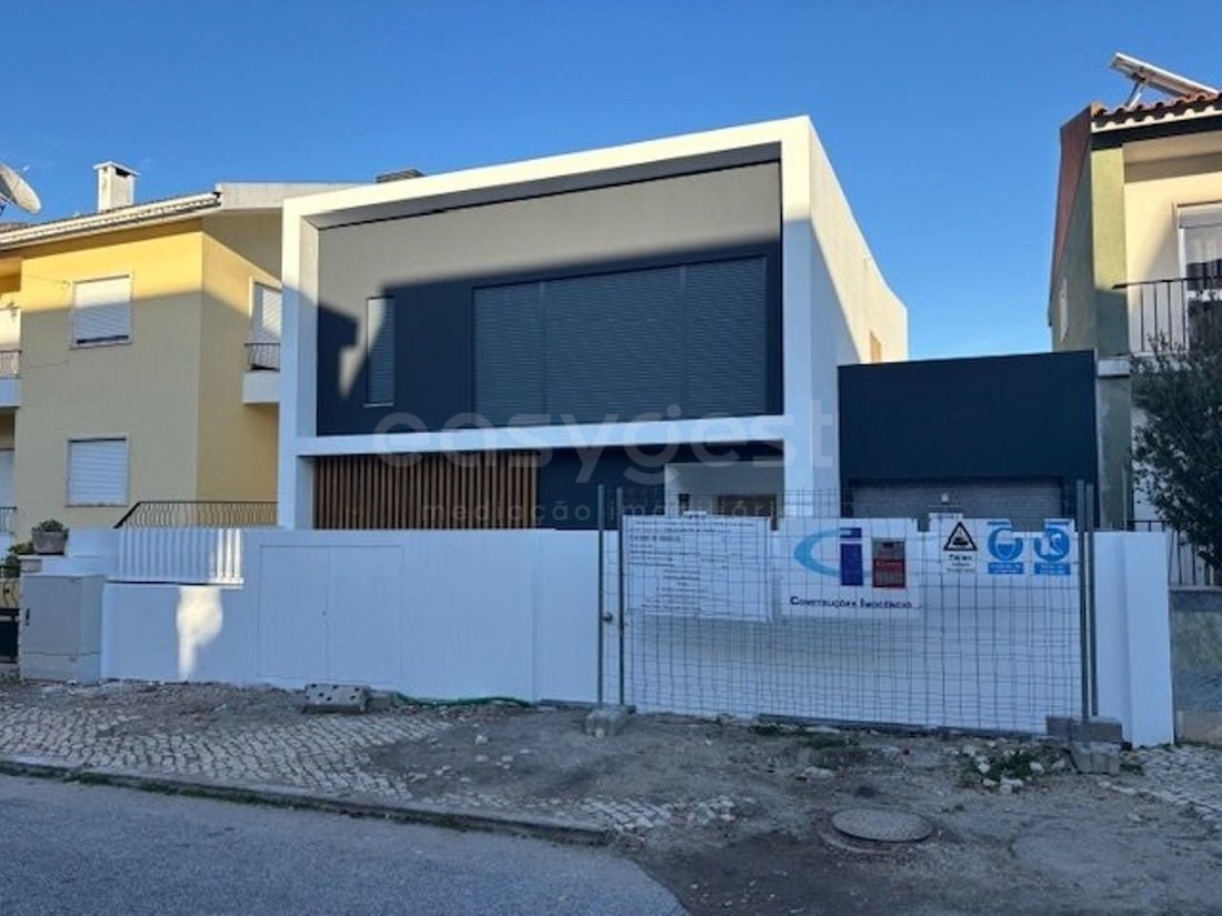 House in Loures, Lisbon, Portugal 1 - 15728646