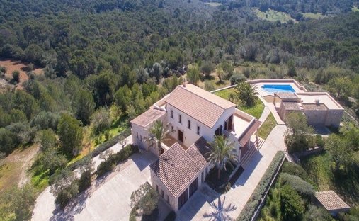 Casa de Campo en Felanich, Islas Baleares, España 1