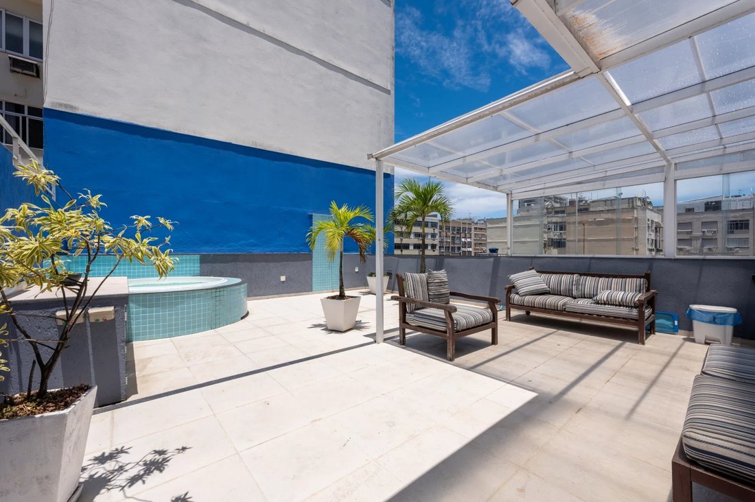 Penthouse in Green - ArchDaily - Outstathy Green Penthouse Crief Elle Protection