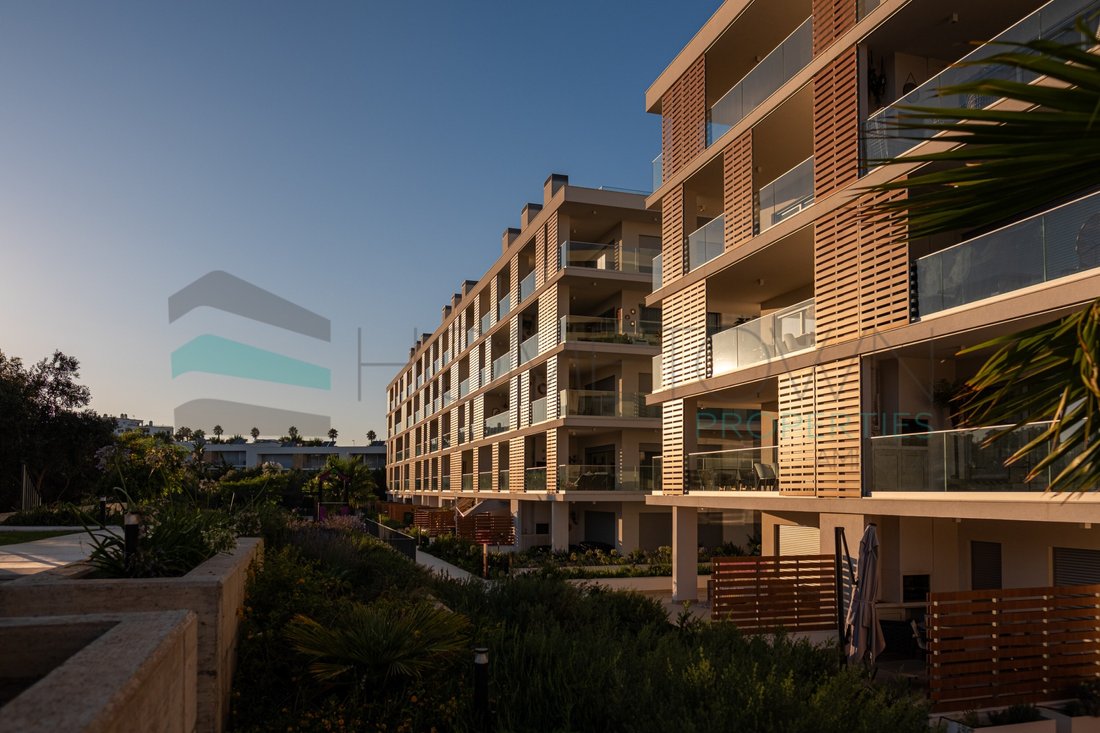 Apartment in Olhos de Agua, Algarve, Portugal 1 - 15243266