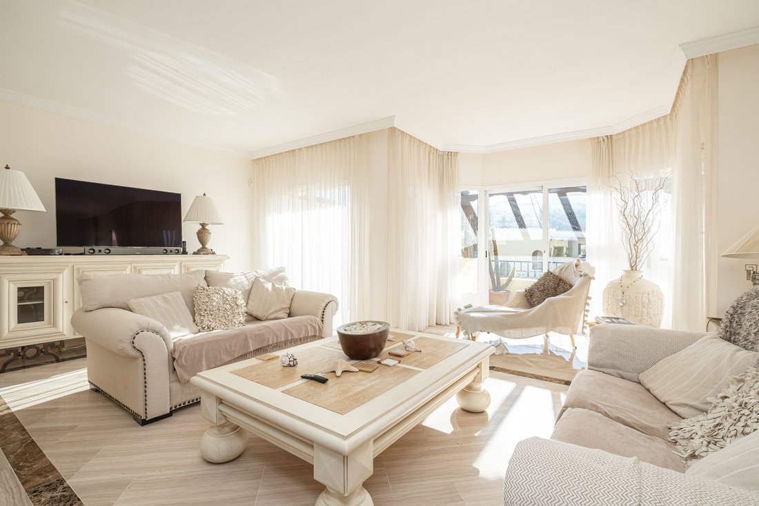 Penthouse in Elviria-Cabopino, Marbella, Spain 4 - 16720924