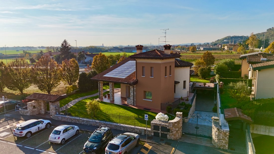 Villa in Gussago, Lombardy, Italy 2 - 16720949