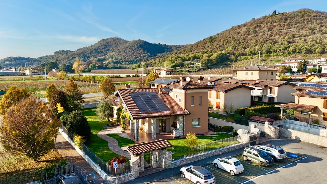 Villa in Gussago, Lombardy, Italy 1 - 16720949