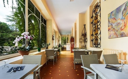 Castle for Sale in Villenave-d'Ornon, Nouvelle-Aquitaine, France