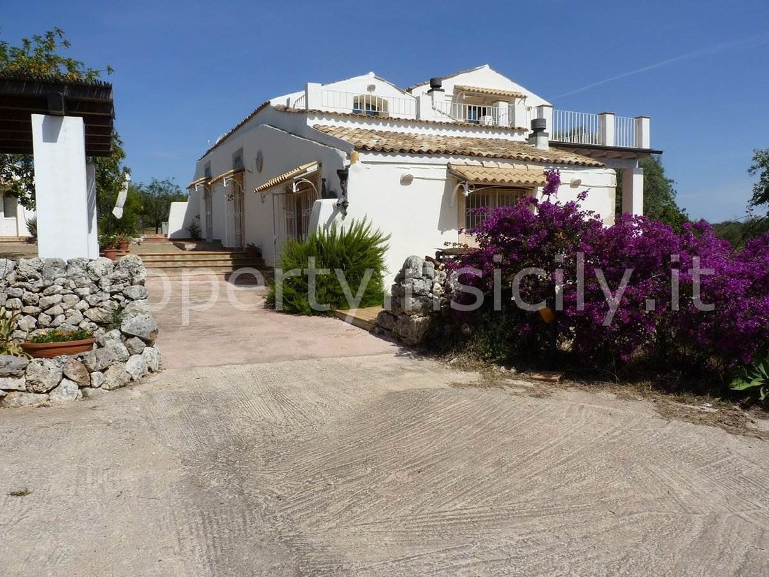 Villa in Center, Noto, Sicily 4 - 16722175