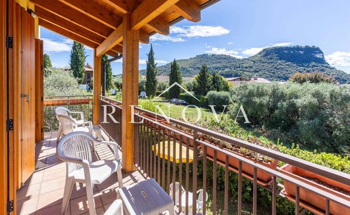 Villa in Garda, Veneto, Italy 1