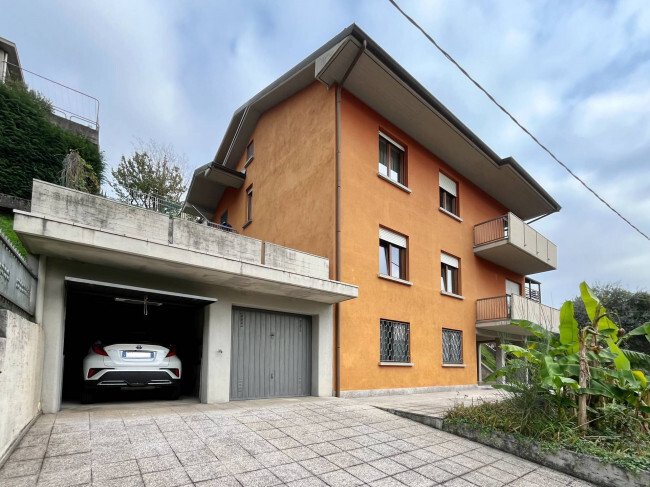 House in Alzano Lombardo, Lombardy, Italy 1 - 15411246