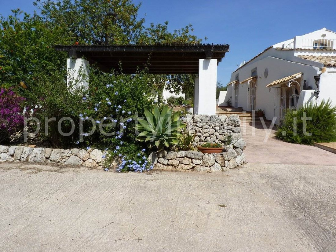 Villa in Center, Noto, Sicily 5 - 16722175