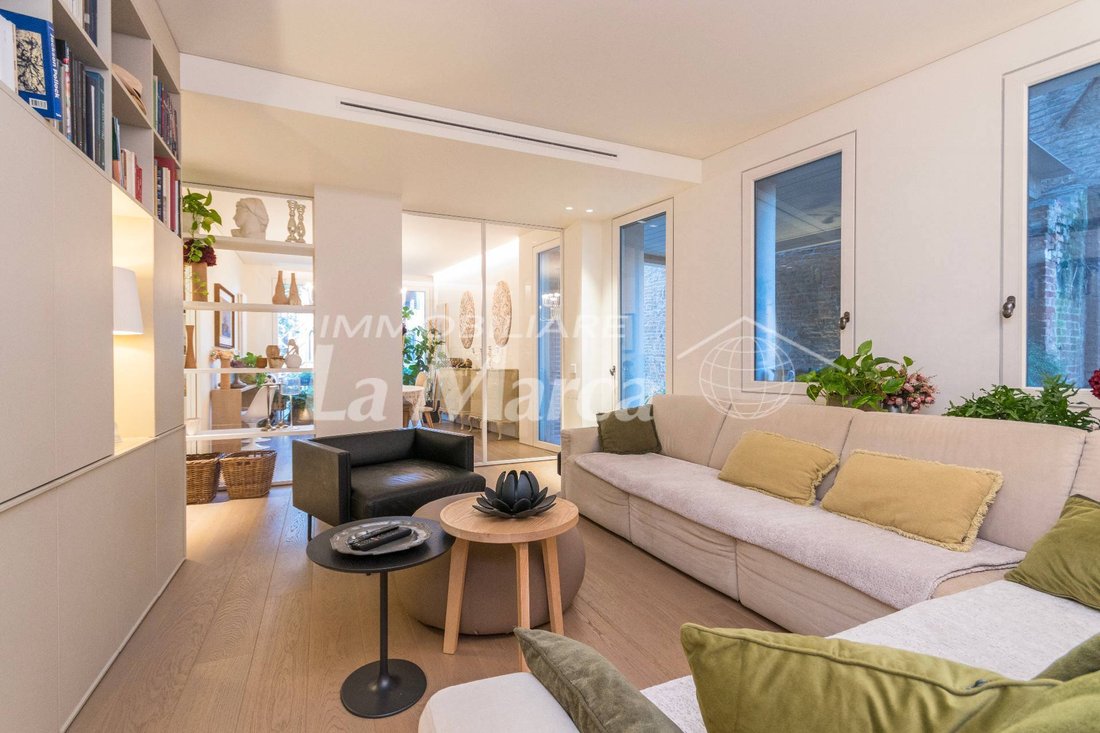 Apartment in Cathedral - Piazza dei Signori, Treviso, Italy 5 - 16555971