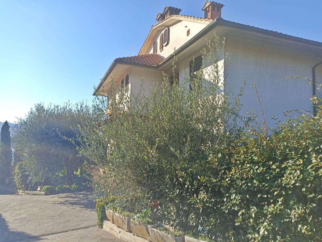 Villa in Poggibonsi, Tuscany, Italy 2 - 16722686
