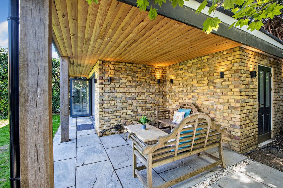 House in Datchet, England 5 - 16720256