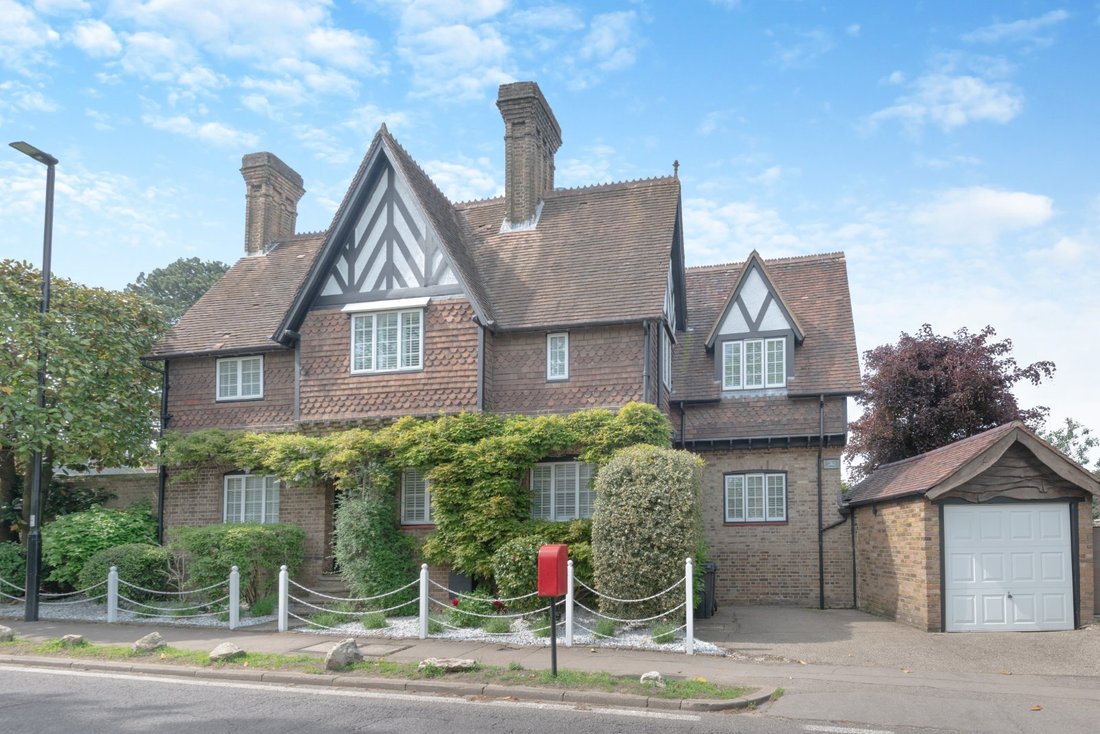 House in Ferney Hill, Enfield, England 4 - 16720315
