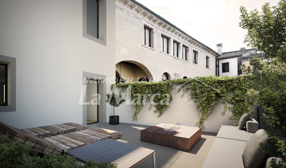 Apartment in Cathedral - Piazza dei Signori, Treviso, Italy 1 - 16556173