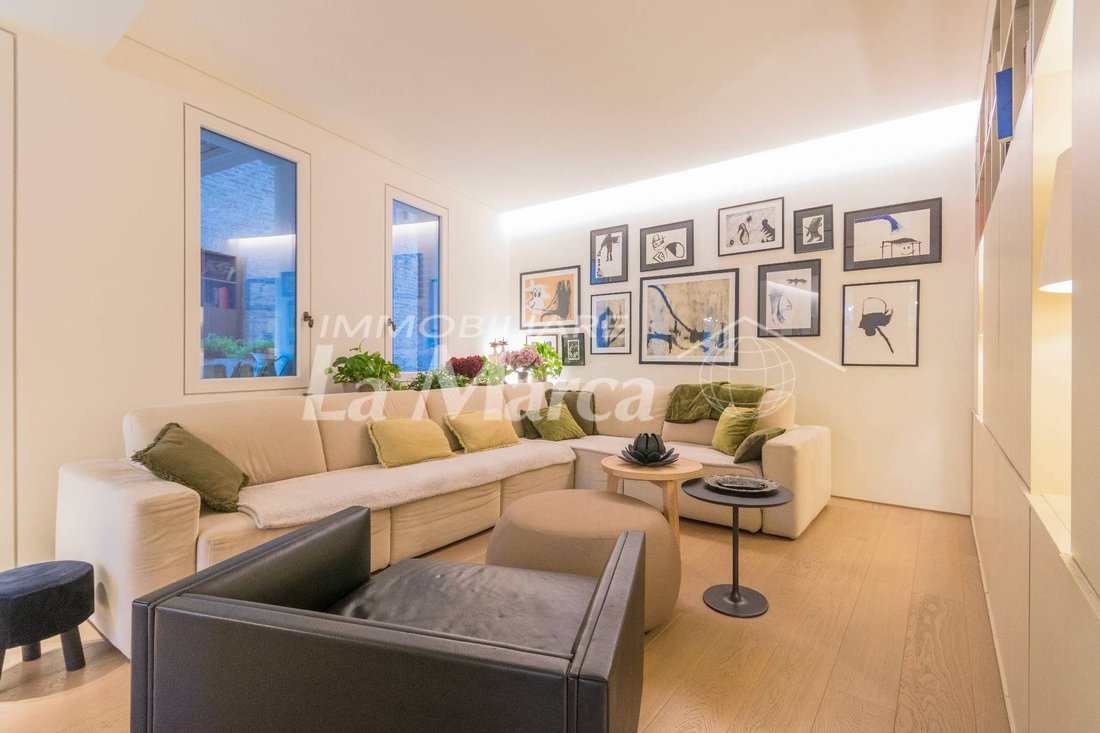 Apartment in Cathedral - Piazza dei Signori, Treviso, Italy 3 - 16555971