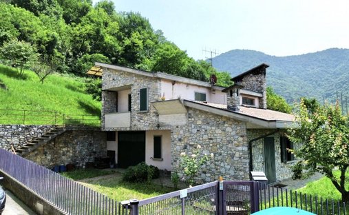 Villa in Pradalunga, Lombardy, Italy 1