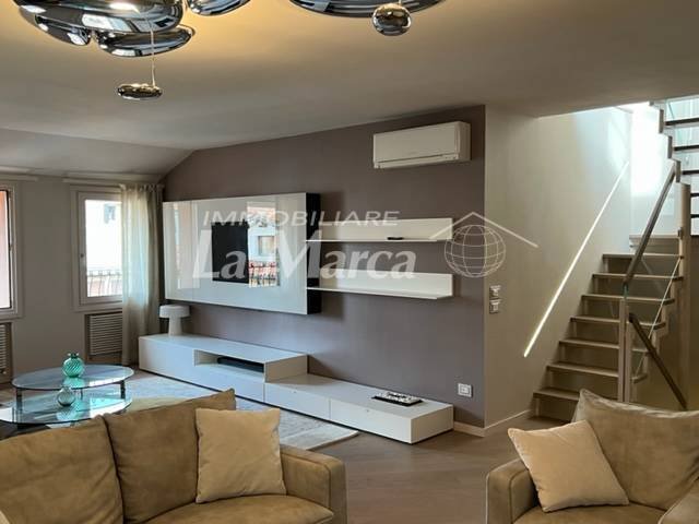 Penthouse in Cathedral - Piazza dei Signori, Treviso, Italy 4 - 16556152