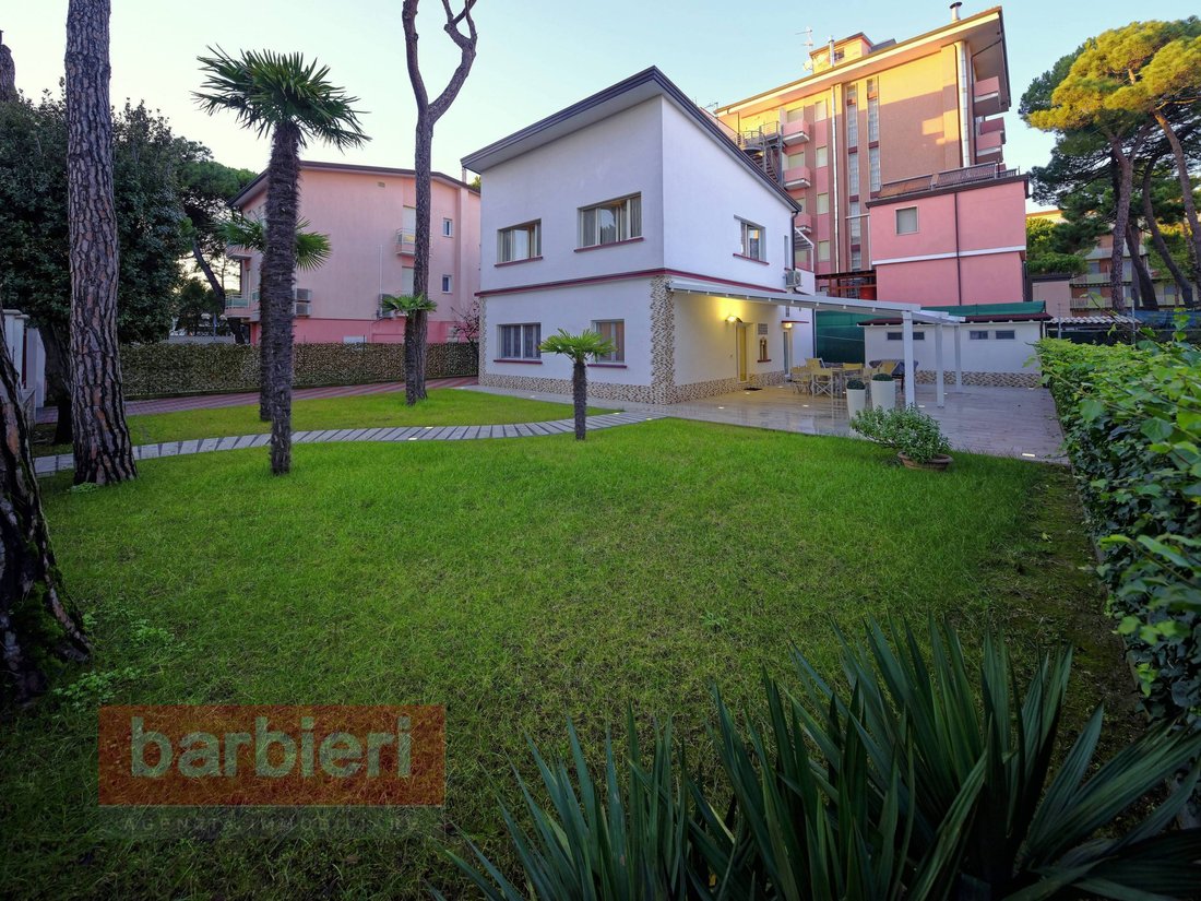 Villa in Milano Marittima, Cervia, Emilia-Romagna 2 - 16726389