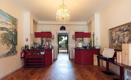 Castle for Sale in Villenave-d'Ornon, Nouvelle-Aquitaine, France