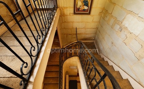 Castle for Sale in Villenave-d'Ornon, Nouvelle-Aquitaine, France