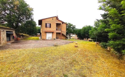 House in Colle di Val d'Elsa, Tuscany, Italy 1