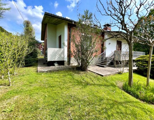 Villa in Alzano Lombardo, Lombardy, Italy 5 - 15411268