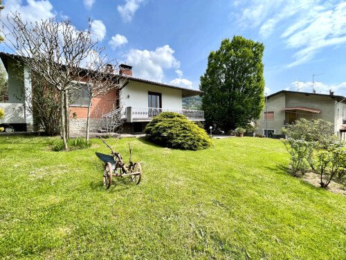Villa in Alzano Lombardo, Lombardy, Italy 3 - 15411268