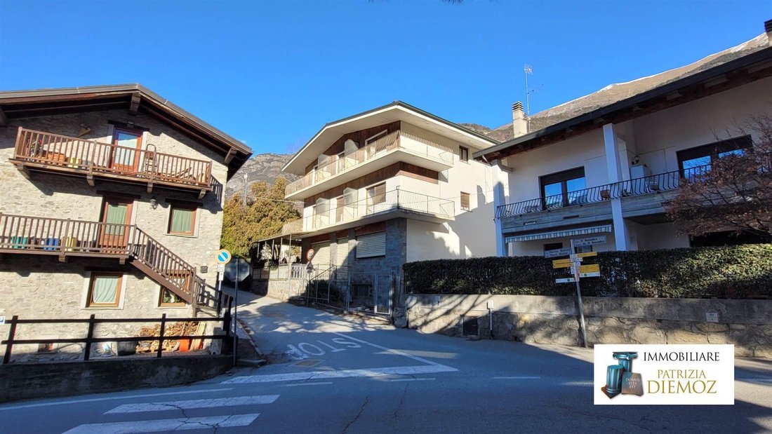 Tenuta a Saint-Vincent, Valle d'Aosta, Italia 2 - 16722191