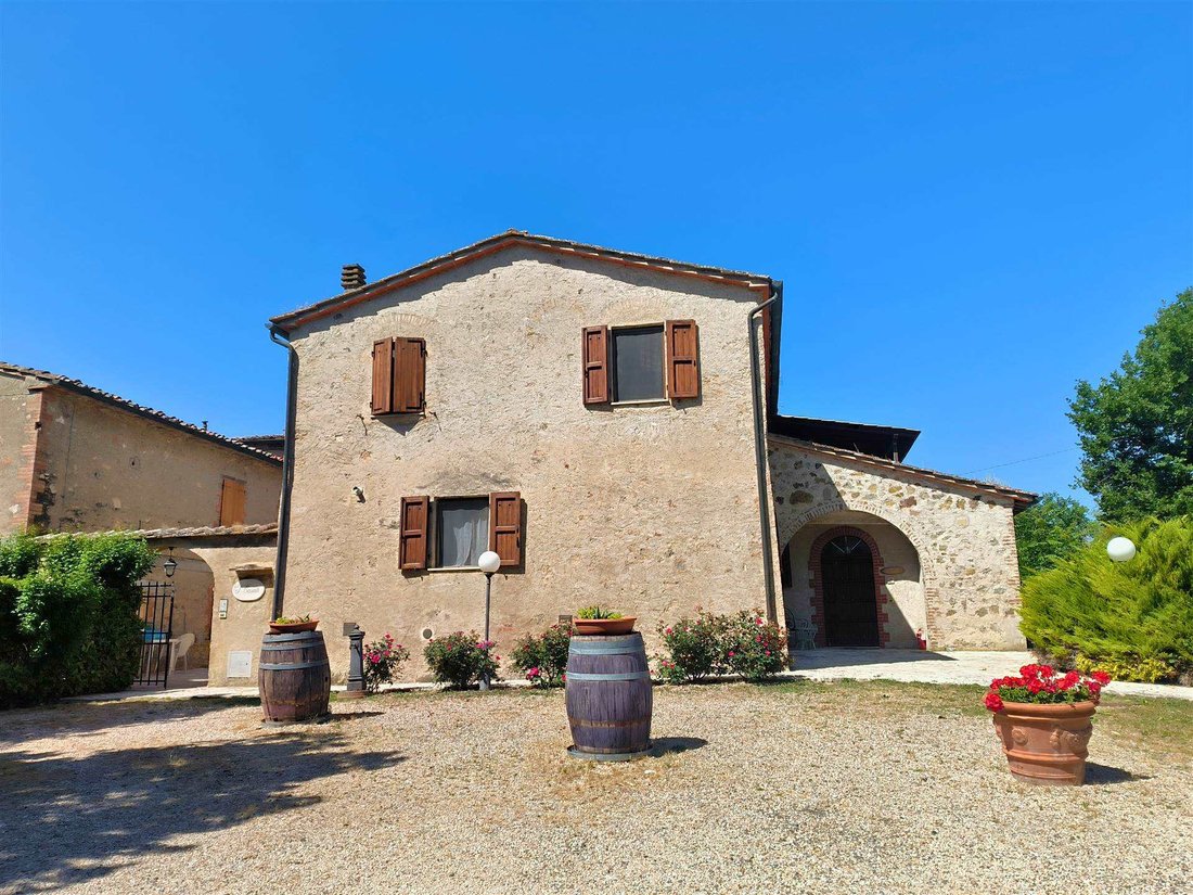 Colle di Val d'Elsa, Tuscany, Italy 4 - 16723243