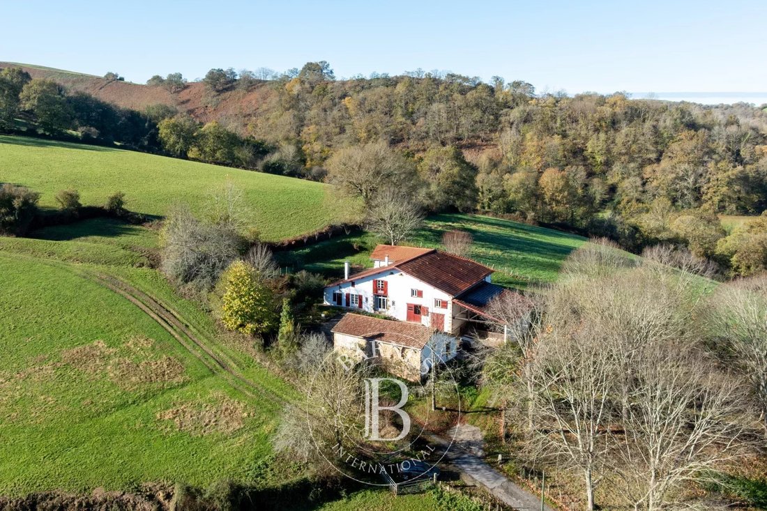 Farm Ranch in Garris, Nouvelle-Aquitaine, France 2 - 16721154