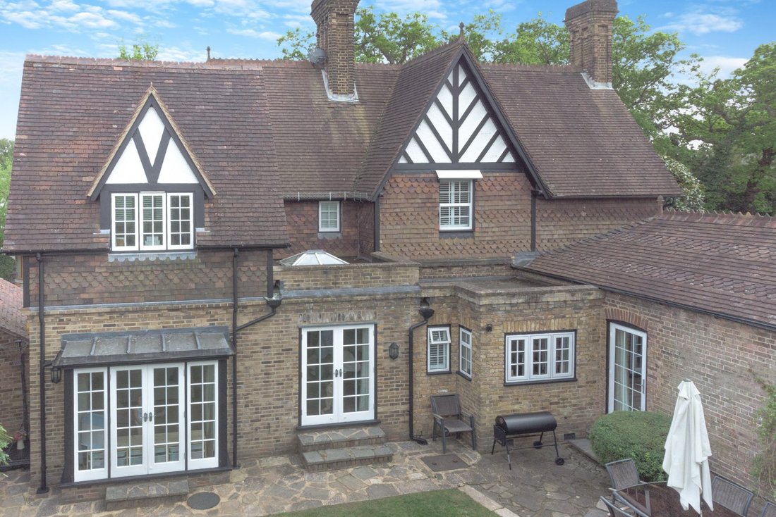 House in Ferney Hill, Enfield, England 3 - 16720315