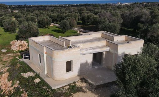 Villa a Centro, Carovigno, Puglia 1