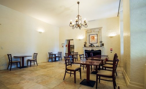 Castle for Sale in Villenave-d'Ornon, Nouvelle-Aquitaine, France