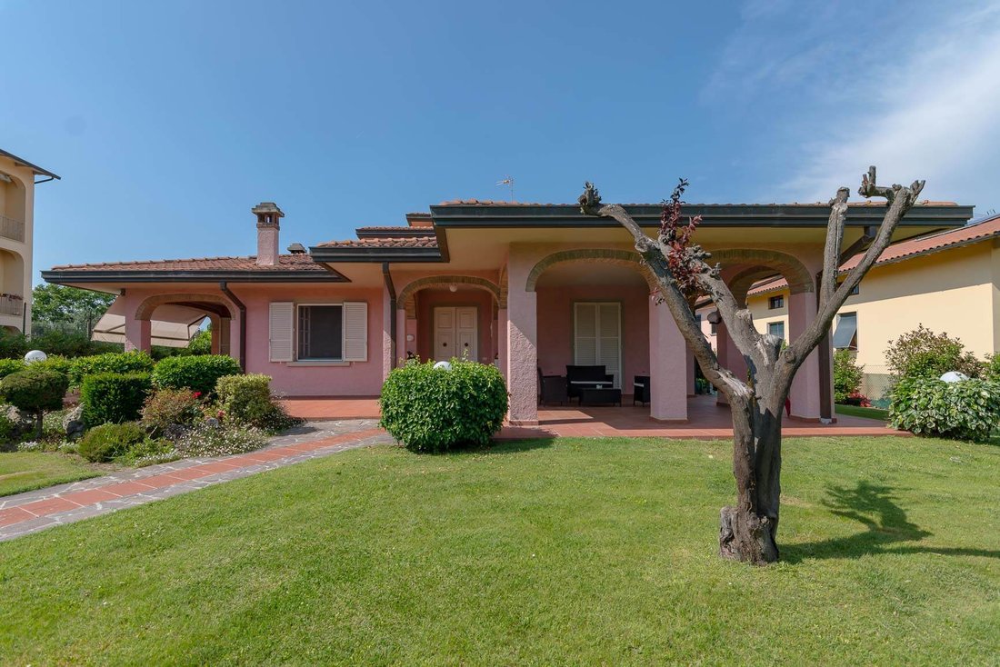 Villa in Monte San Savino, Tuscany, Italy 3 - 16723702