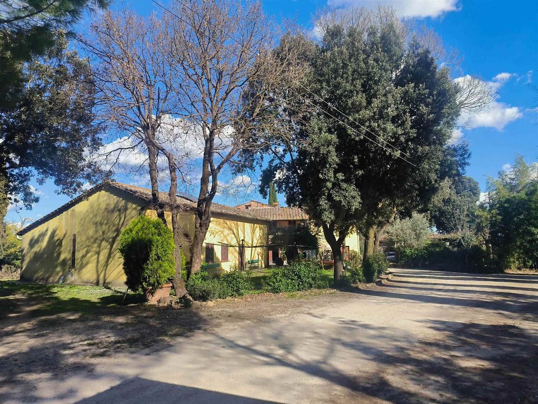 Poggibonsi, Tuscany, Italy 4 - 16723605