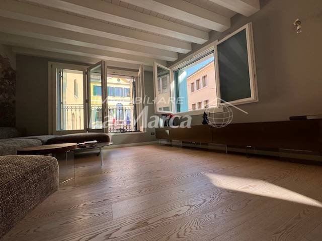 Apartment in Cathedral - Piazza dei Signori, Treviso, Italy 2 - 16555965