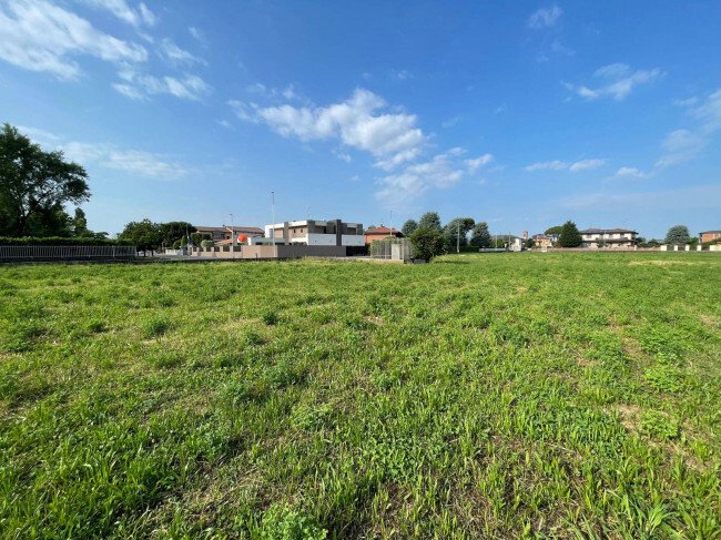 Land in Comun Nuovo, Lombardy, Italy 1 - 16408332