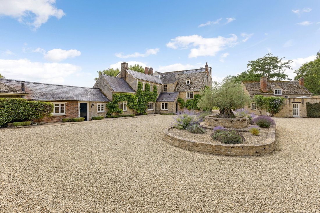 House in Eynsham, England 4 - 16720196