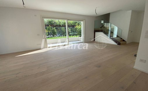 Apartment in Cathedral - Piazza dei Signori, Treviso, Italy 1