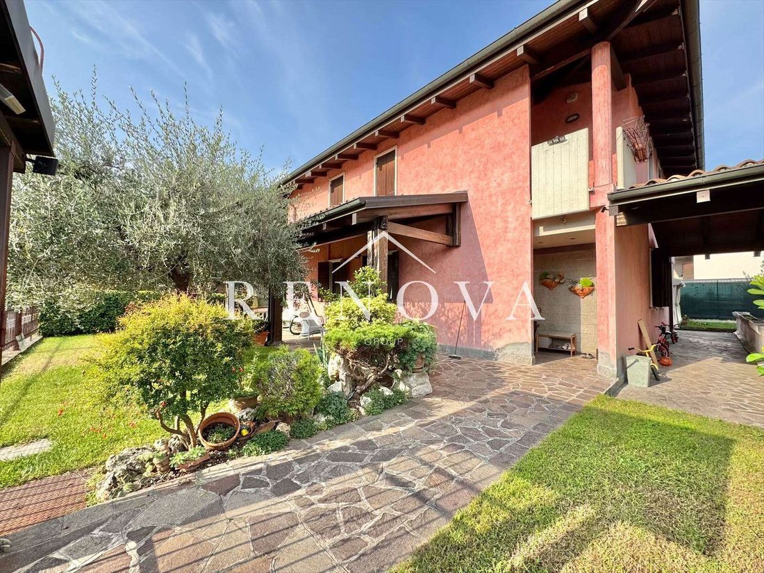 Villa in Cavaion Veronese, Veneto, Italy 1 - 16723613