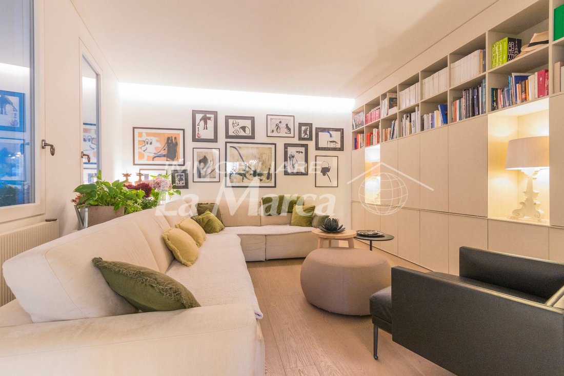 Apartment in Cathedral - Piazza dei Signori, Treviso, Italy 2 - 16555971