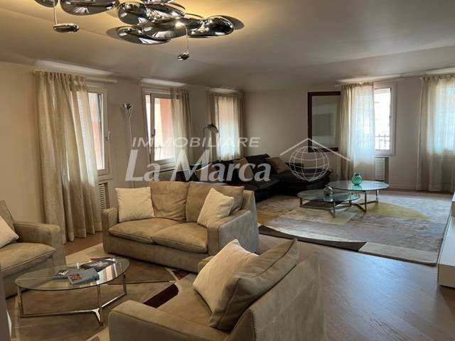 Penthouse in Cathedral - Piazza dei Signori, Treviso, Italy 2 - 16556152