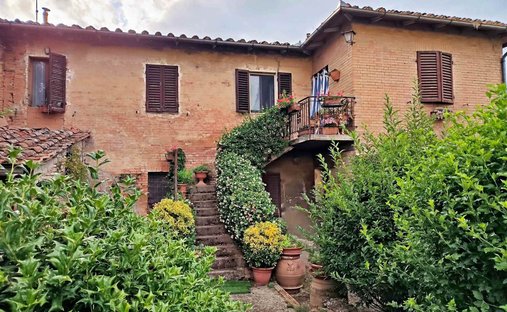 Castle for Sale in Casa Vannini, Tuscany, Italy