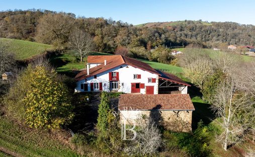 Farm Ranch in Saint-Palais, Nouvelle-Aquitaine, France 1
