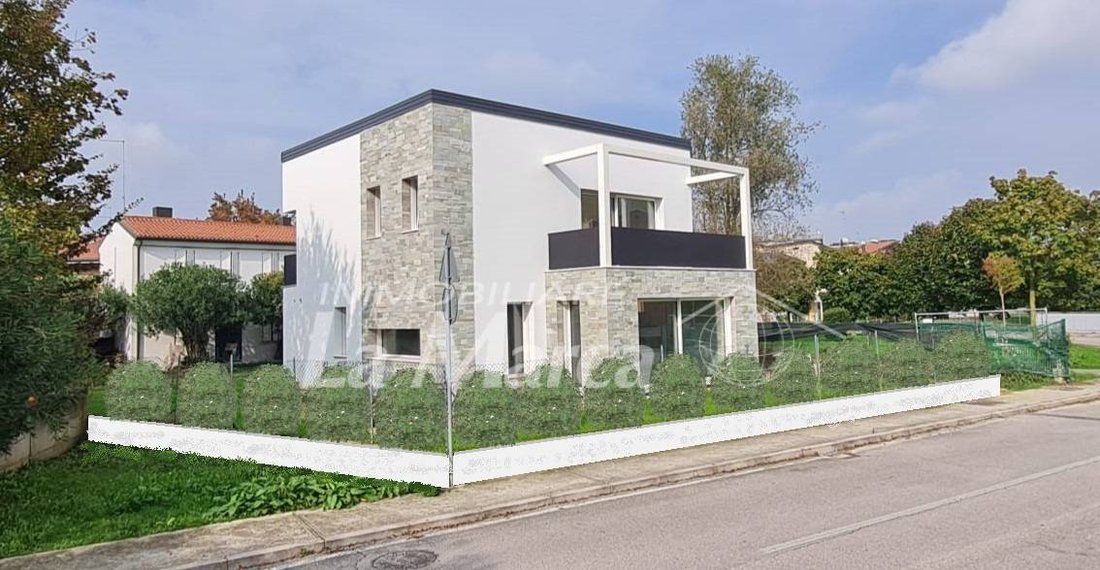 Villa in Cathedral - Piazza dei Signori, Treviso, Italy 3 - 16555515