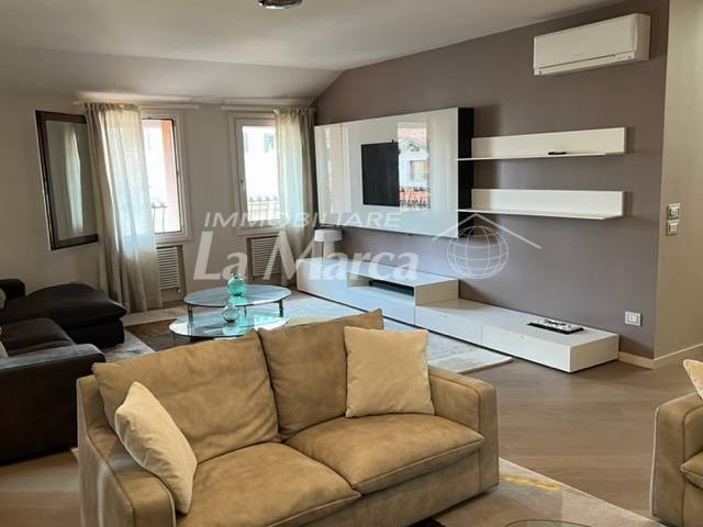 Penthouse in Cathedral - Piazza dei Signori, Treviso, Italy 5 - 16556152