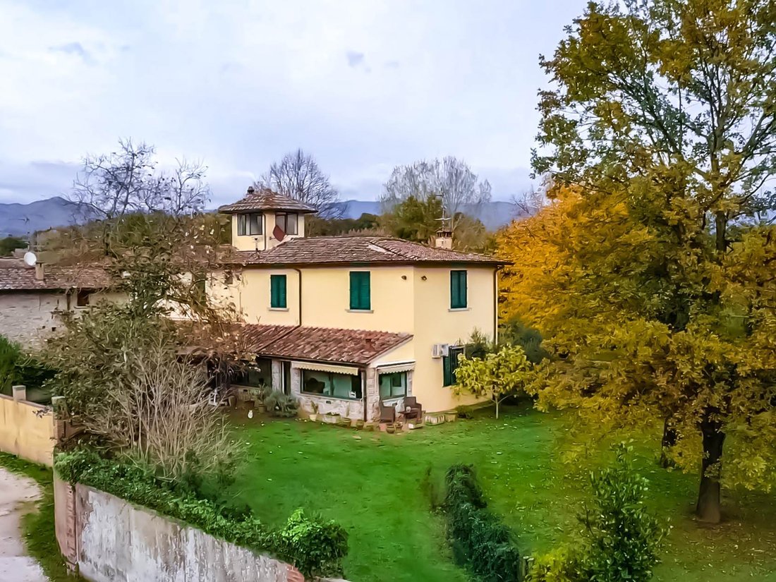 Villa in Borgo San Lorenzo, Tuscany, Italy 1 - 16723469