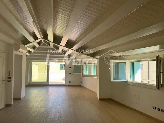 Penthouse in Cathedral - Piazza dei Signori, Treviso, Italy 1 - 16556042